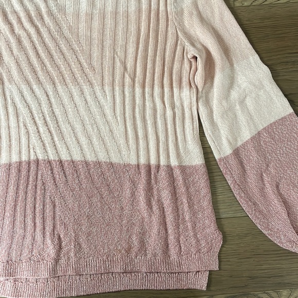 Pink ombré colorblock knit sweater - Picture 2 of 5